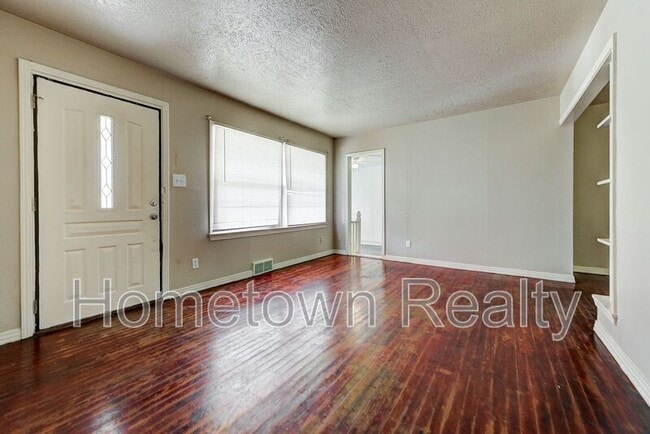 Building Photo - 3513 Springlake Dr