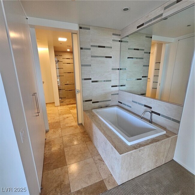 Building Photo - 3726 S Las Vegas Blvd