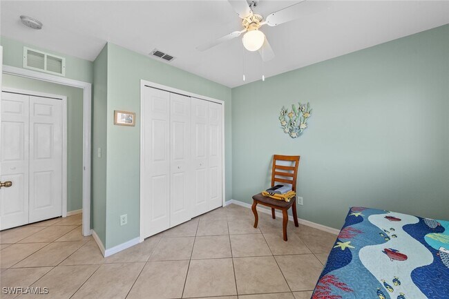 Building Photo - 1709 SW 15th Pl