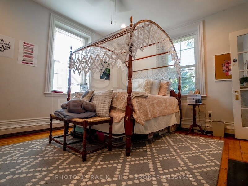 Building Photo - 61 Pond St