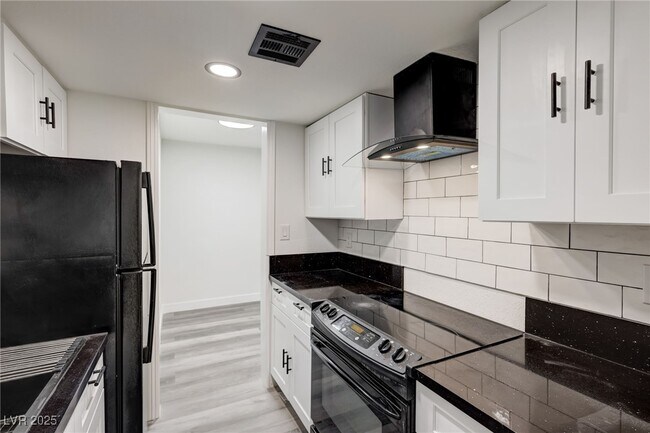 Building Photo - 1922 Fairfield Ave