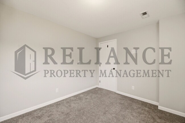 Building Photo - 1726 Black Oak Ct