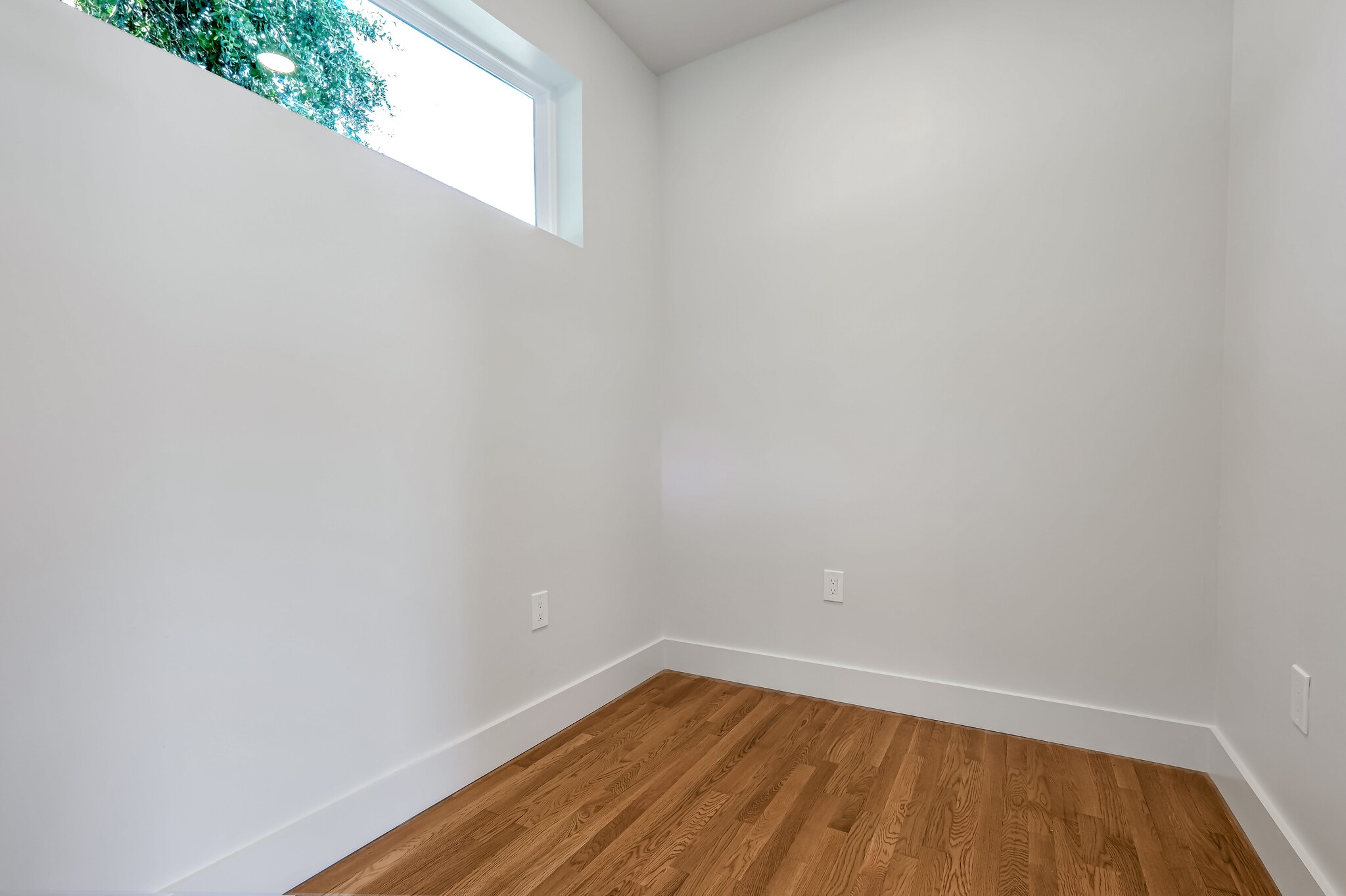Office/Vanity attached to Master Bedroom - 428 W Solidelle St
