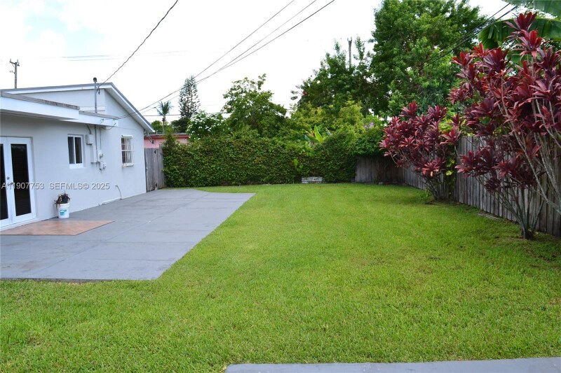 Building Photo - 3221 SW 93rd Pl