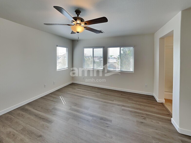 Building Photo - 1029 Maple Pines Ave