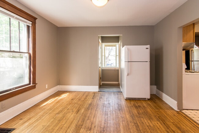 Building Photo - 812 Sybil St