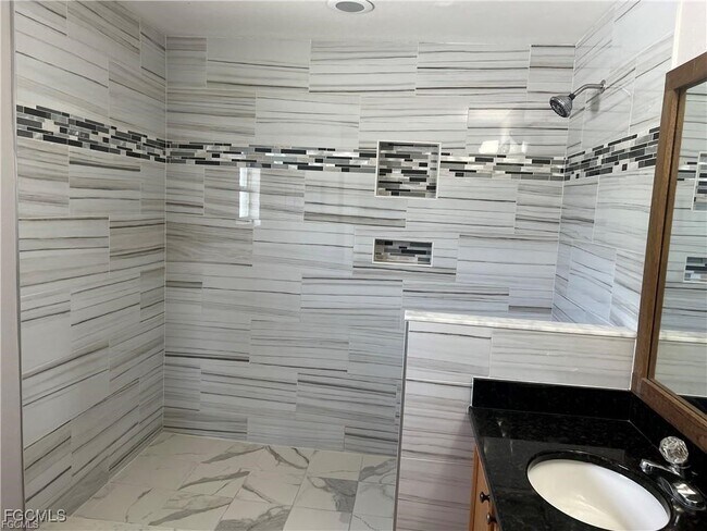 Building Photo - 2910 25th St W