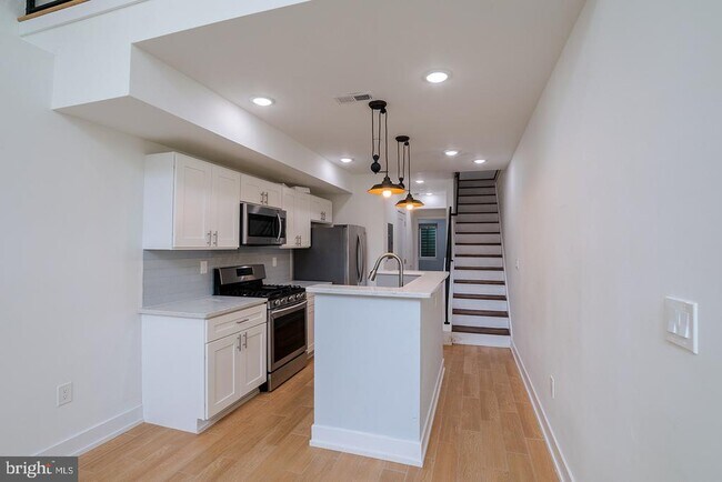 Building Photo - 1220 N Taney St