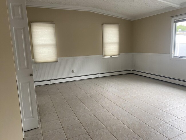 Building Photo - 19 Mill Ln