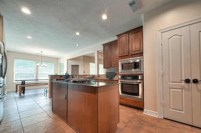 Building Photo - 32515 Westminster Dr