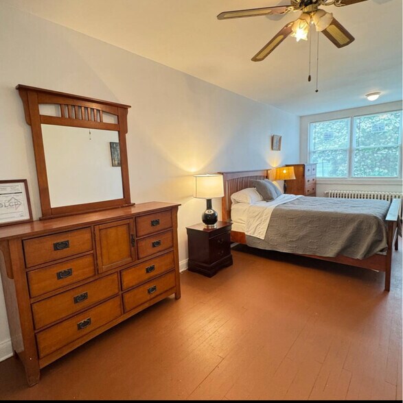 Building Photo - 441 Manor Pl NW