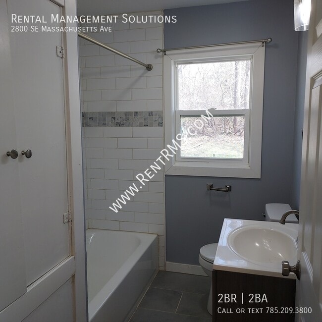 Building Photo - 2800 SE Massachusetts Ave