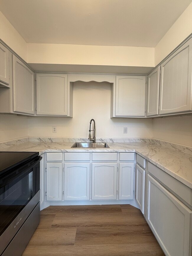 Building Photo - 1434 Mediterranean Ave