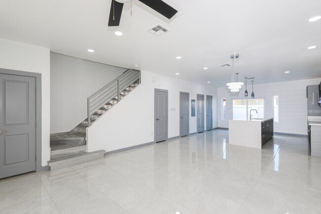 Building Photo - 1011 Emerald Valley Dr