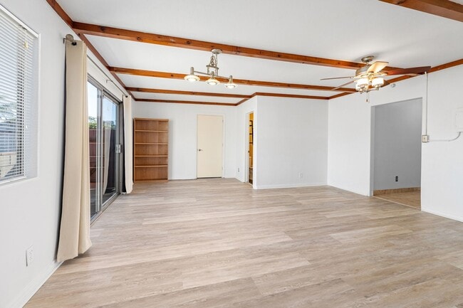 Building Photo - Charming single story in Clairemont