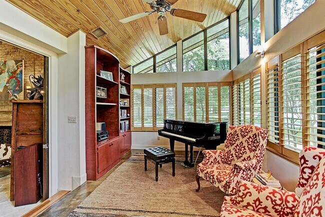 Building Photo - 2607 Crossvine Cir