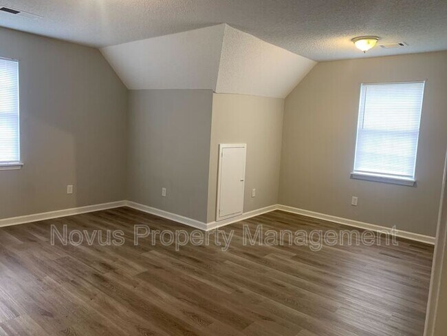 Building Photo - 88 River Ridge Dr