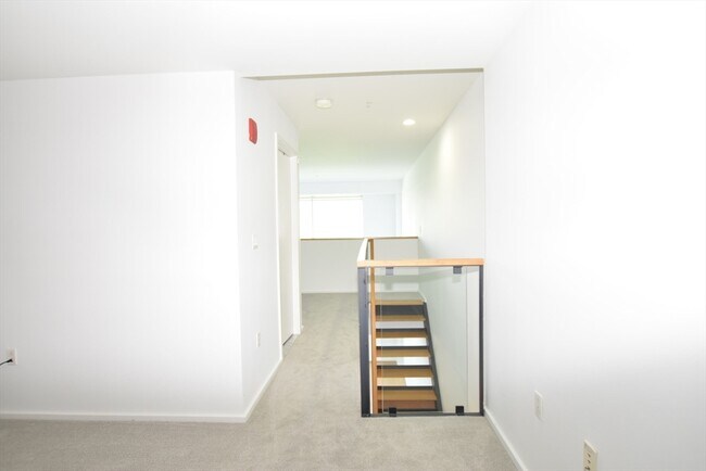 Building Photo - 1 Earhart St