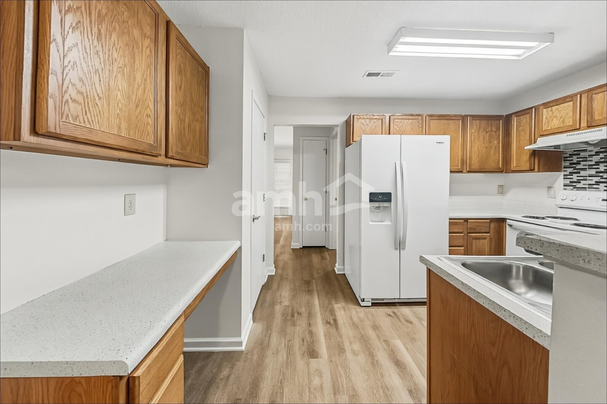 Building Photo - 5701 Hidden Lake Dr