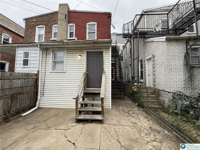 Building Photo - 518 Tilghman St