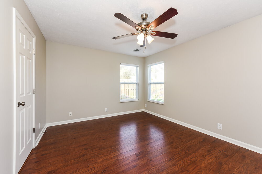 Building Photo - 2900 Summer Hollow Ct