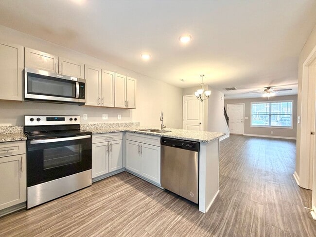 Building Photo - 235 Woodland Vly Ln