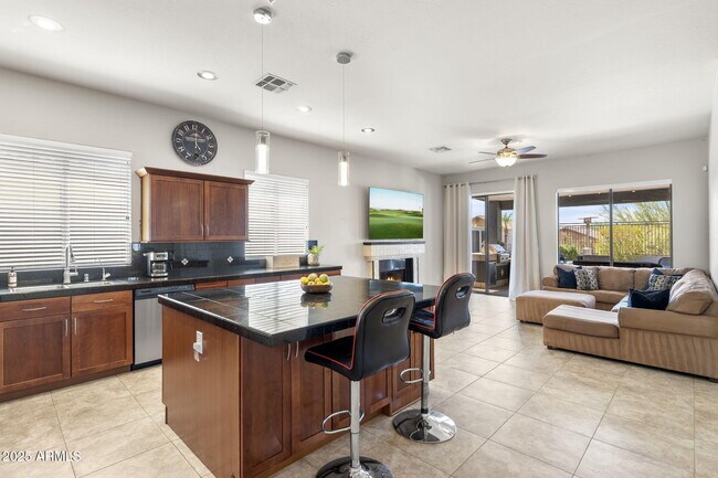 Building Photo - 10318 E Tierra Buena Ln