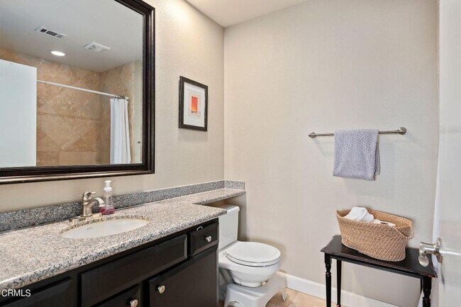Building Photo - 2 Bedroom + 2.5 Bathroom Townhome + Loft! | Weston Cape Regatta | Ventura | Unfurnished