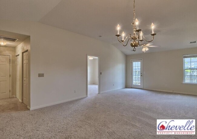 Building Photo - 307 Summit Townes Way