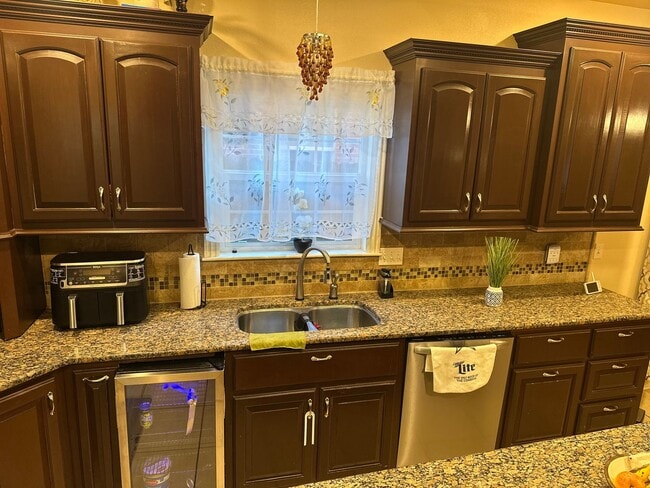 Building Photo - Available March 1st!  Modern 5-Bedroom 4-Bathroom Home in SW Bentonville