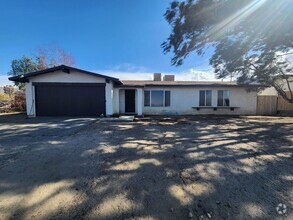Building Photo - Coming Soon Available May 1st 3 bedroom in...