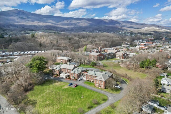 Building Photo - 4 Edmunds St