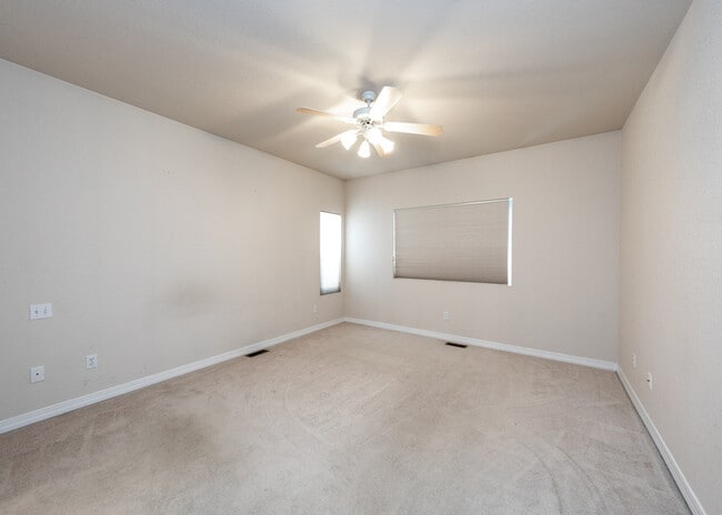 Building Photo - 5607 University Village View