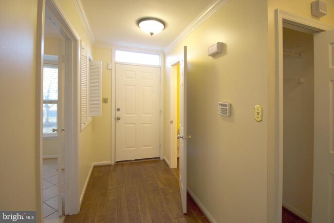 Building Photo - 5339 Buxton Ct