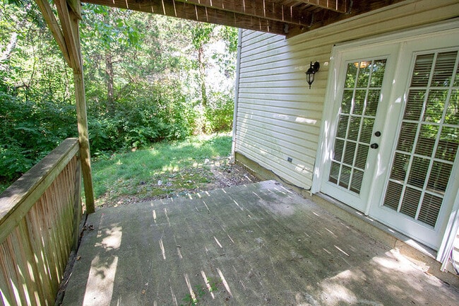 Building Photo - 1329 Valley Creek Ln