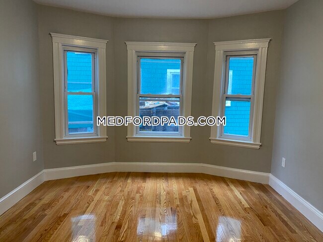 Primary Photo - 72 Frederick Ave