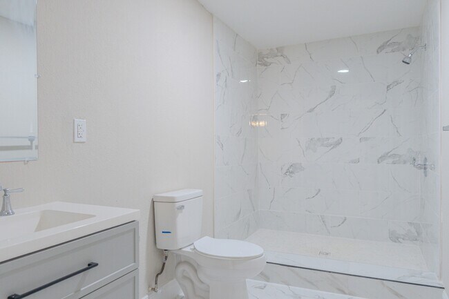 Building Photo - 129 W Church St