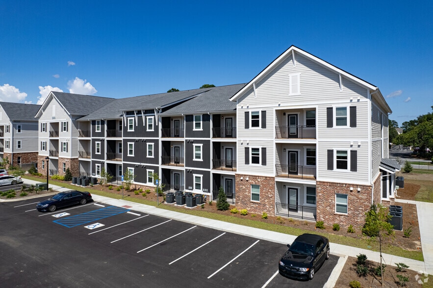 Primary Photo - Riverchase Vista Apartments