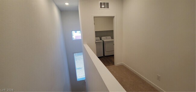 Building Photo - 184 Wewatta Ave