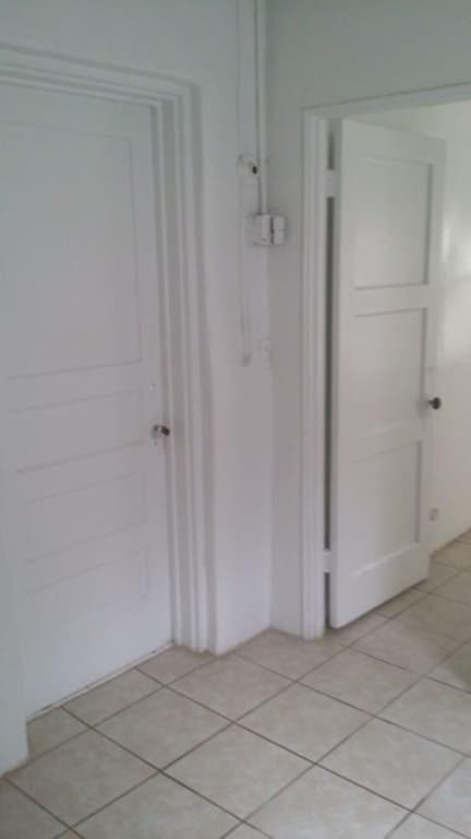 Building Photo - Cozy Guest House with AC and Large Private Yard!