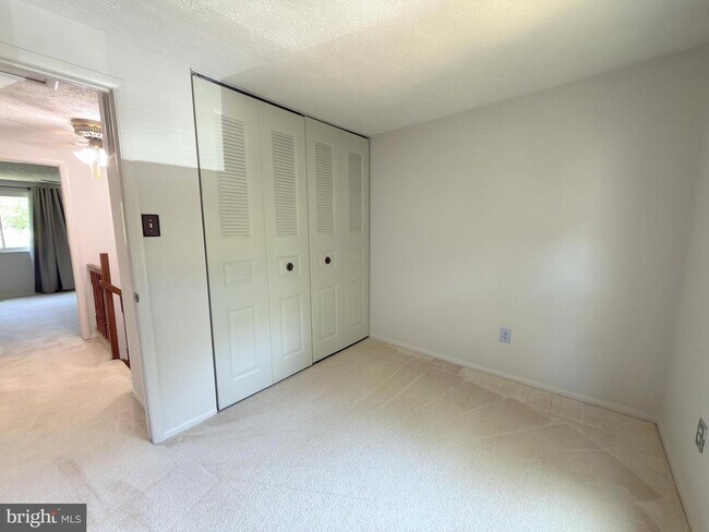 Building Photo - 5519 Inverness Woods Ct