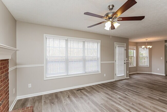 Building Photo - 2152 Glen Hope Ln