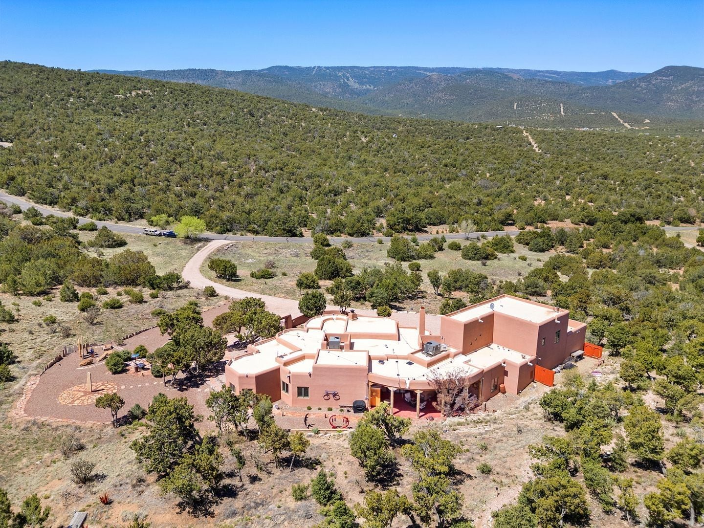 Building Photo - 28 Canon Escondido