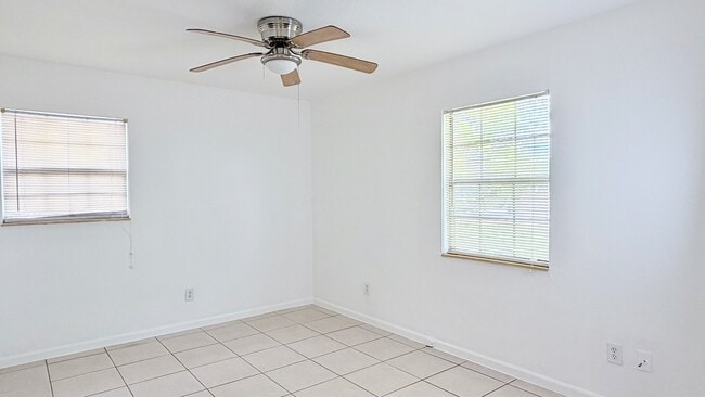 Building Photo - 301-302 Soldier Sq - 302 Soldier Sq