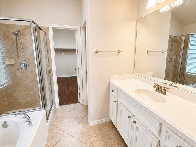 Building Photo - 12018 Grace Hall Dr