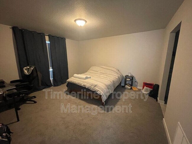 Building Photo - 7359 Hunter Jumper Dr