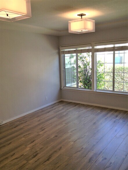 Building Photo - 5169 Pickford St