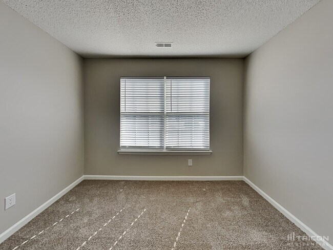 Building Photo - 124 Redstone Ln