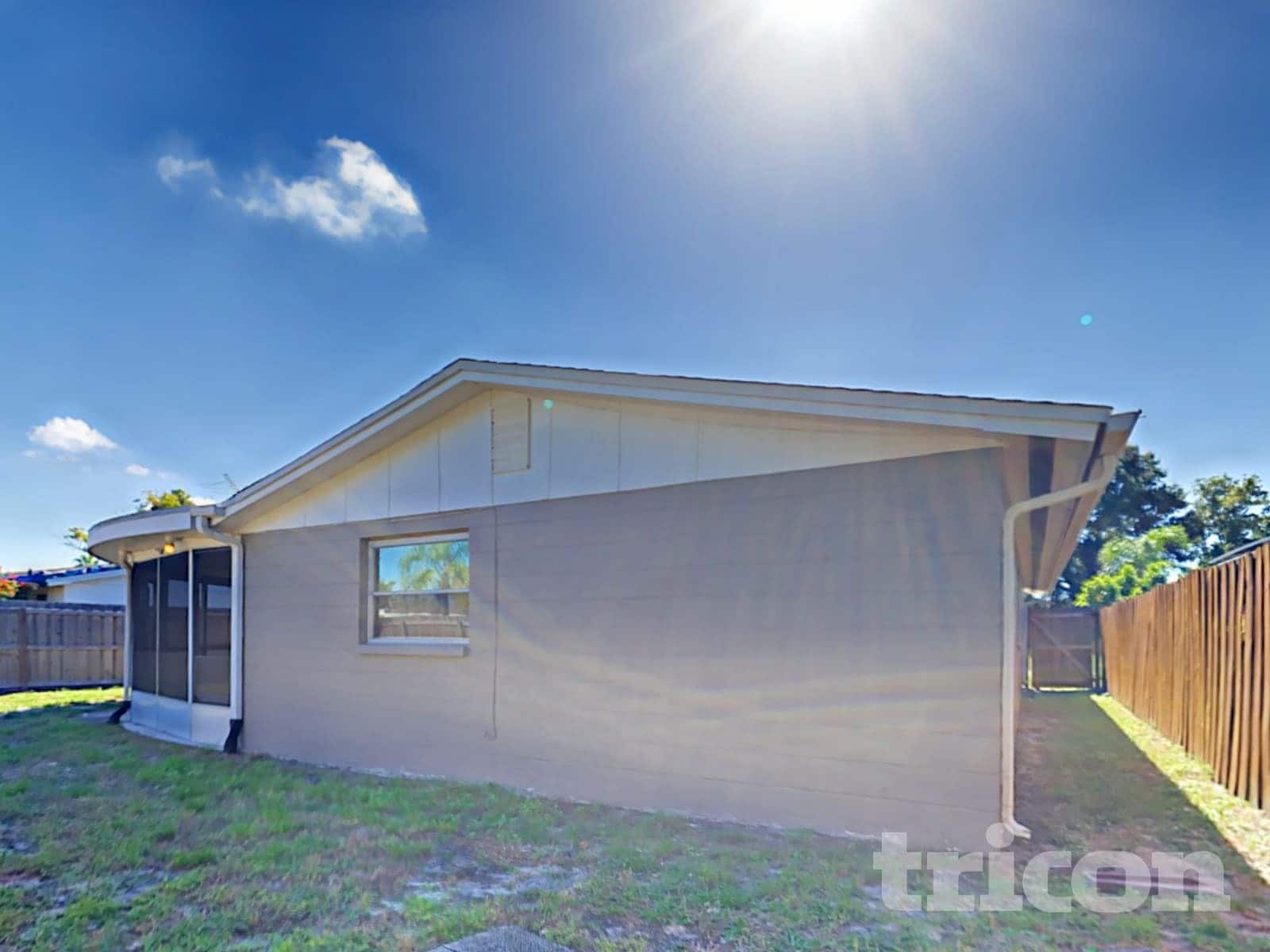 Building Photo - 3327 Seffner Dr
