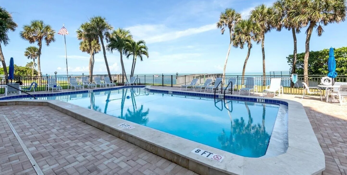 Building Photo - 4822 Ocean Blvd